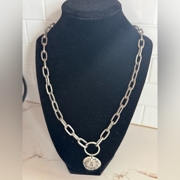 Zara Elegant Silver Chain Necklace - Picture 1 of 4